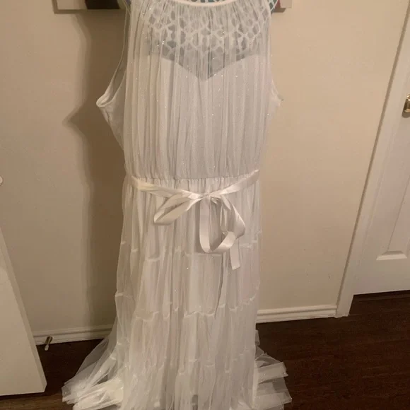 Candalite Womens Dresses | Beautiful Full-Length White Sassy Formal | Color: White | Size: 3x | Cyndicloset56's Closet